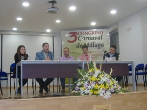 Moderadores Congreso (Foto: www.carnavaldemalaga.com) Moderadores Congreso (Foto: www.carnavaldemalaga.com)